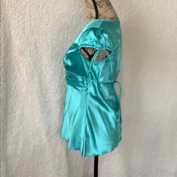 Top - Picture 2 of 3